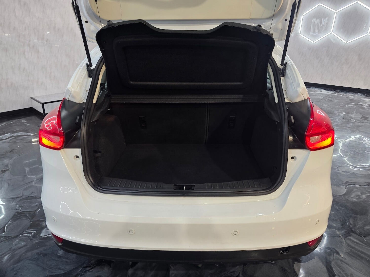 Used Ford Focus 2018 for sale - 77445869: Photo 19