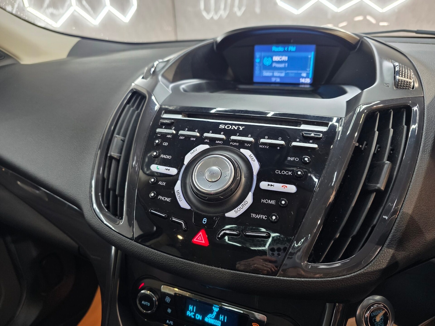 Used Ford Kuga 2015 for sale - 77003550: Photo 12