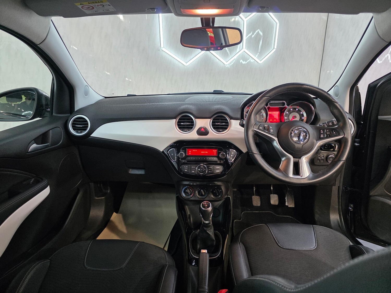 Used Vauxhall ADAM 2017 for sale - 77327322: Photo 18