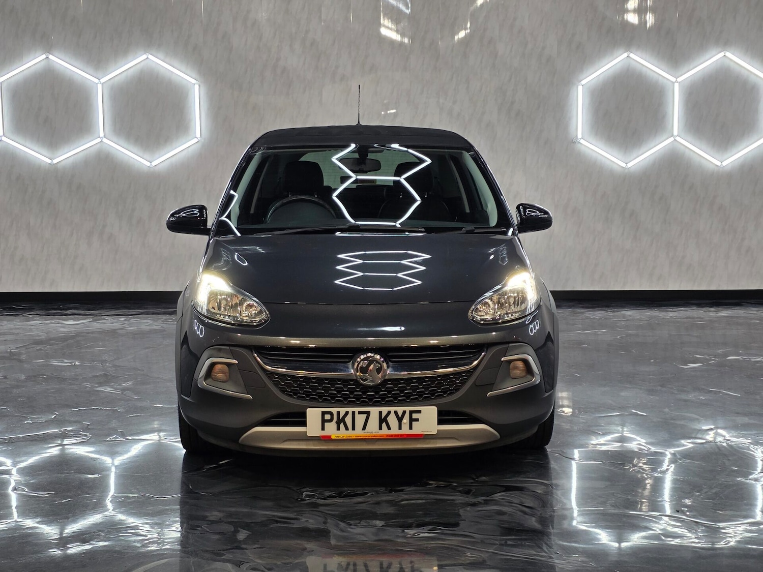 Used Vauxhall ADAM 2017 for sale - 77327322: Photo 2