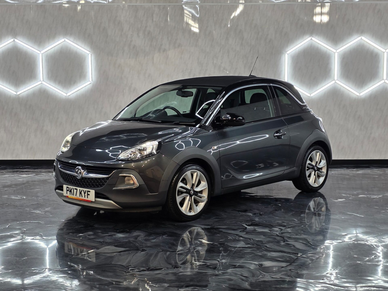 Used Vauxhall ADAM 2017 for sale - 77327322: Photo 3