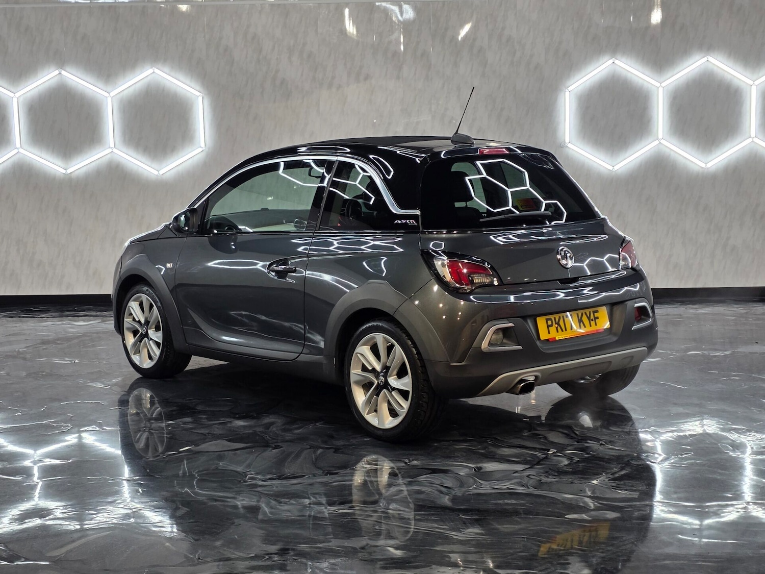Used Vauxhall ADAM 2017 for sale - 77327322: Photo 4