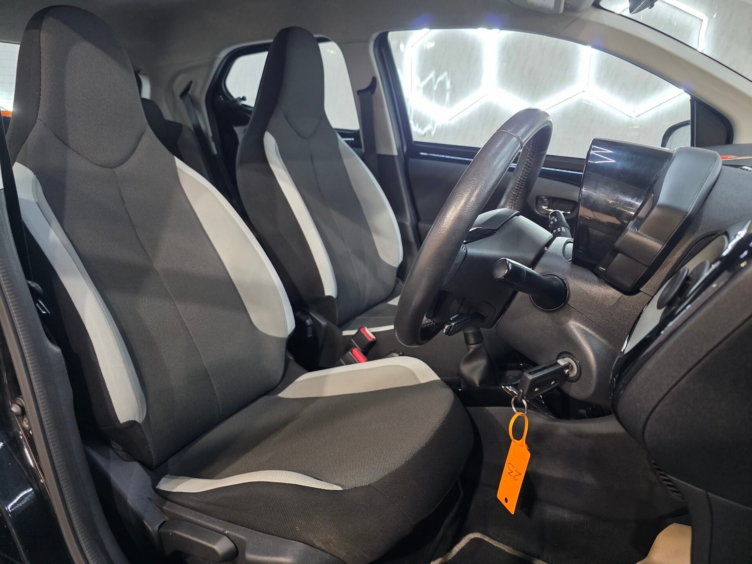 Used Toyota AYGO 2014 for sale - 76495485: Photo 10