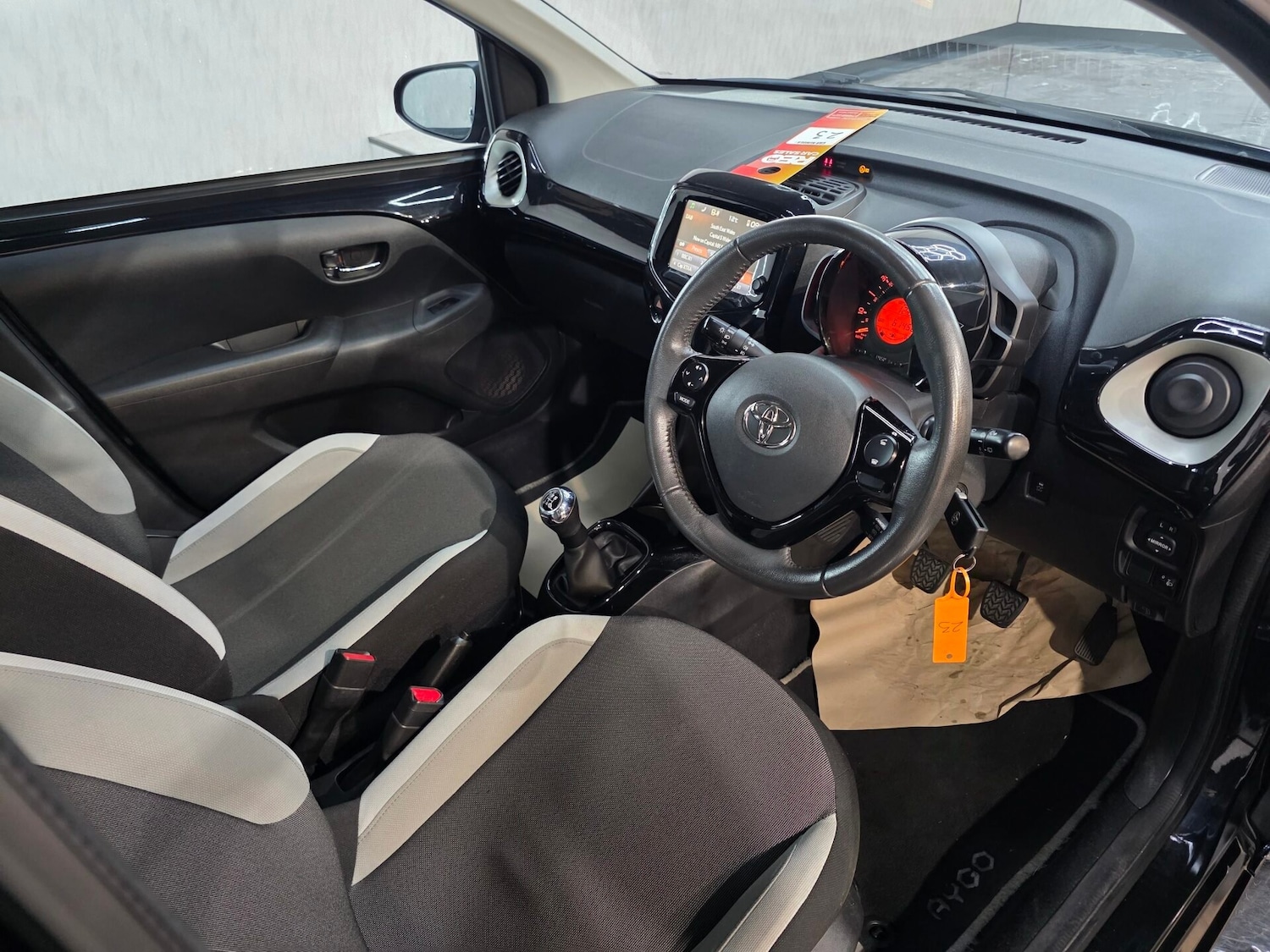 Used Toyota AYGO 2014 for sale - 76495485: Photo 11