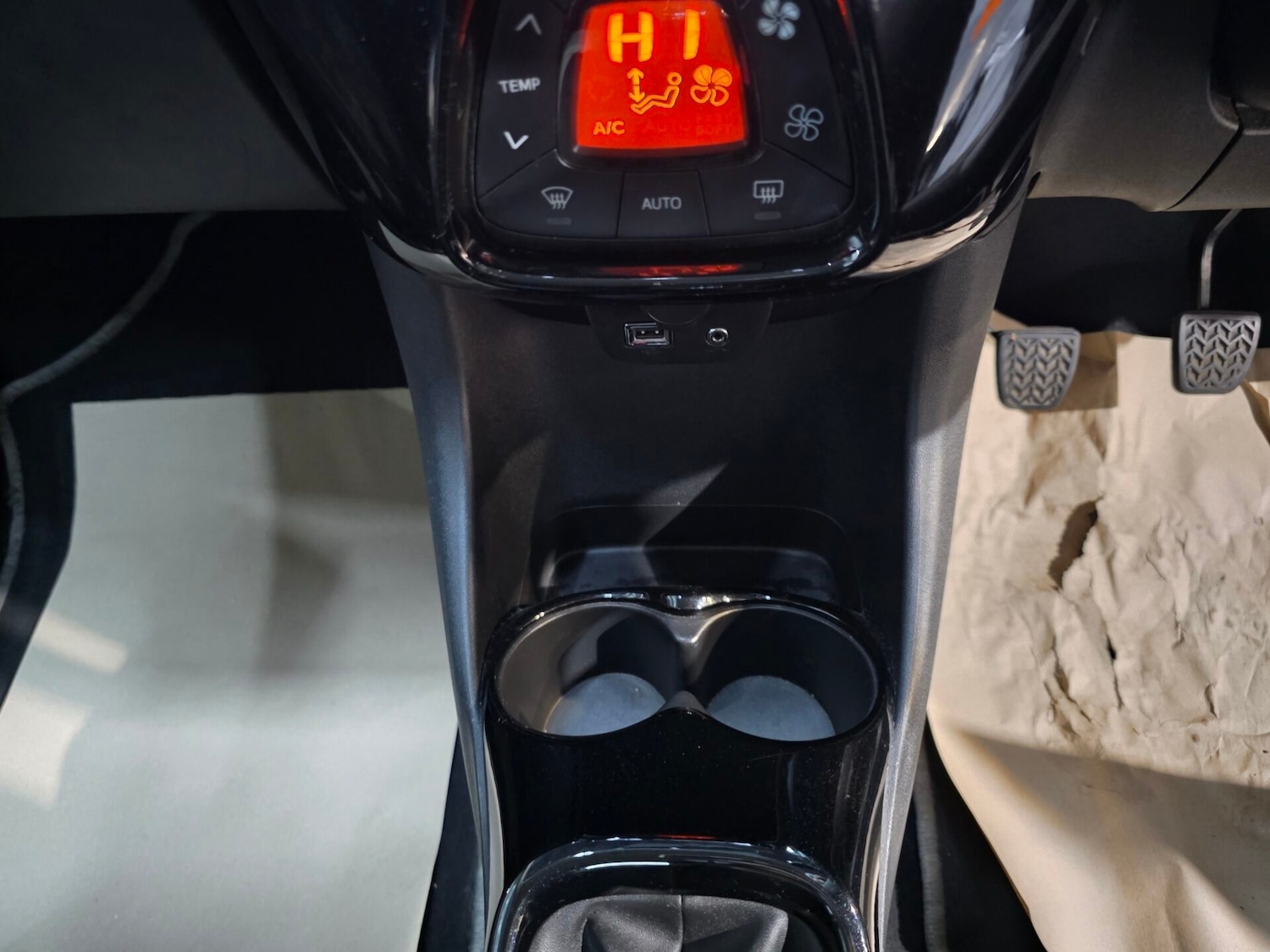 Used Toyota AYGO 2014 for sale - 76495485: Photo 16