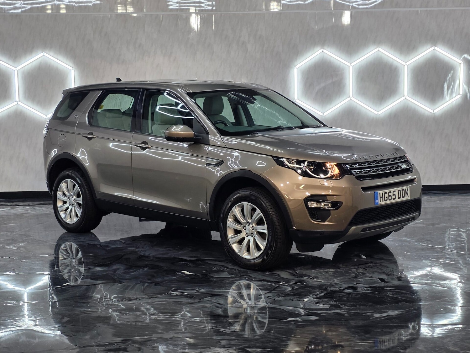 Used Land Rover Discovery Sport 2015 for sale - 76077900: Photo 1
