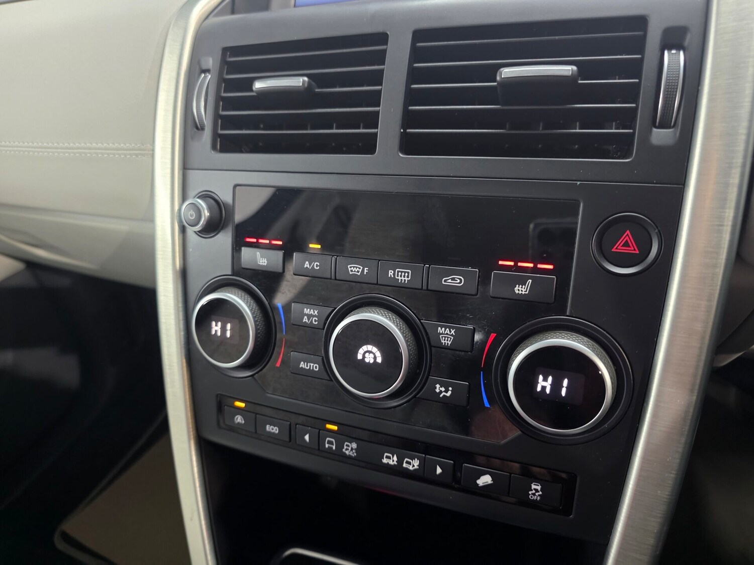 Used Land Rover Discovery Sport 2015 for sale - 76077900: Photo 14