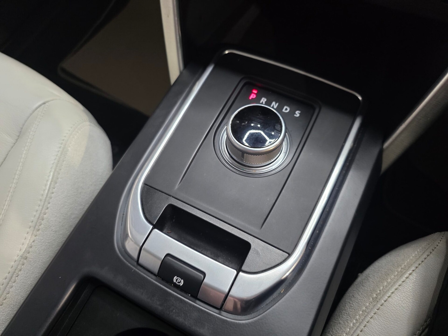 Used Land Rover Discovery Sport 2015 for sale - 76077900: Photo 15