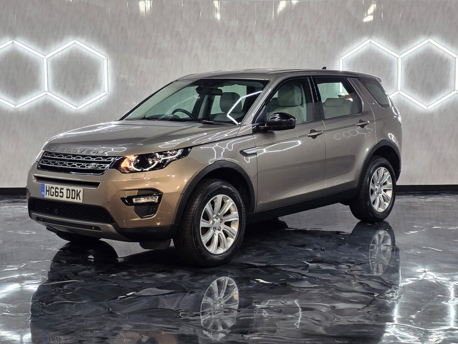 Used Land Rover Discovery Sport 2015 for sale - 76077900: Photo 3