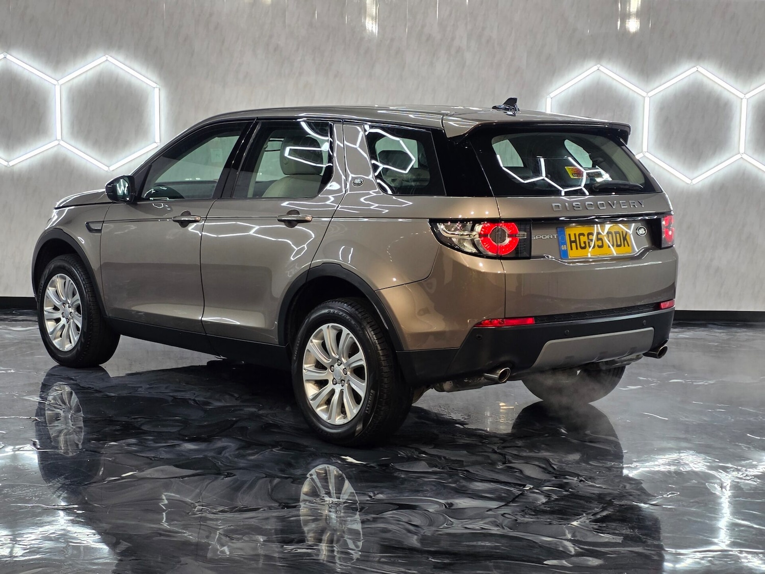 Used Land Rover Discovery Sport 2015 for sale - 76077900: Photo 4