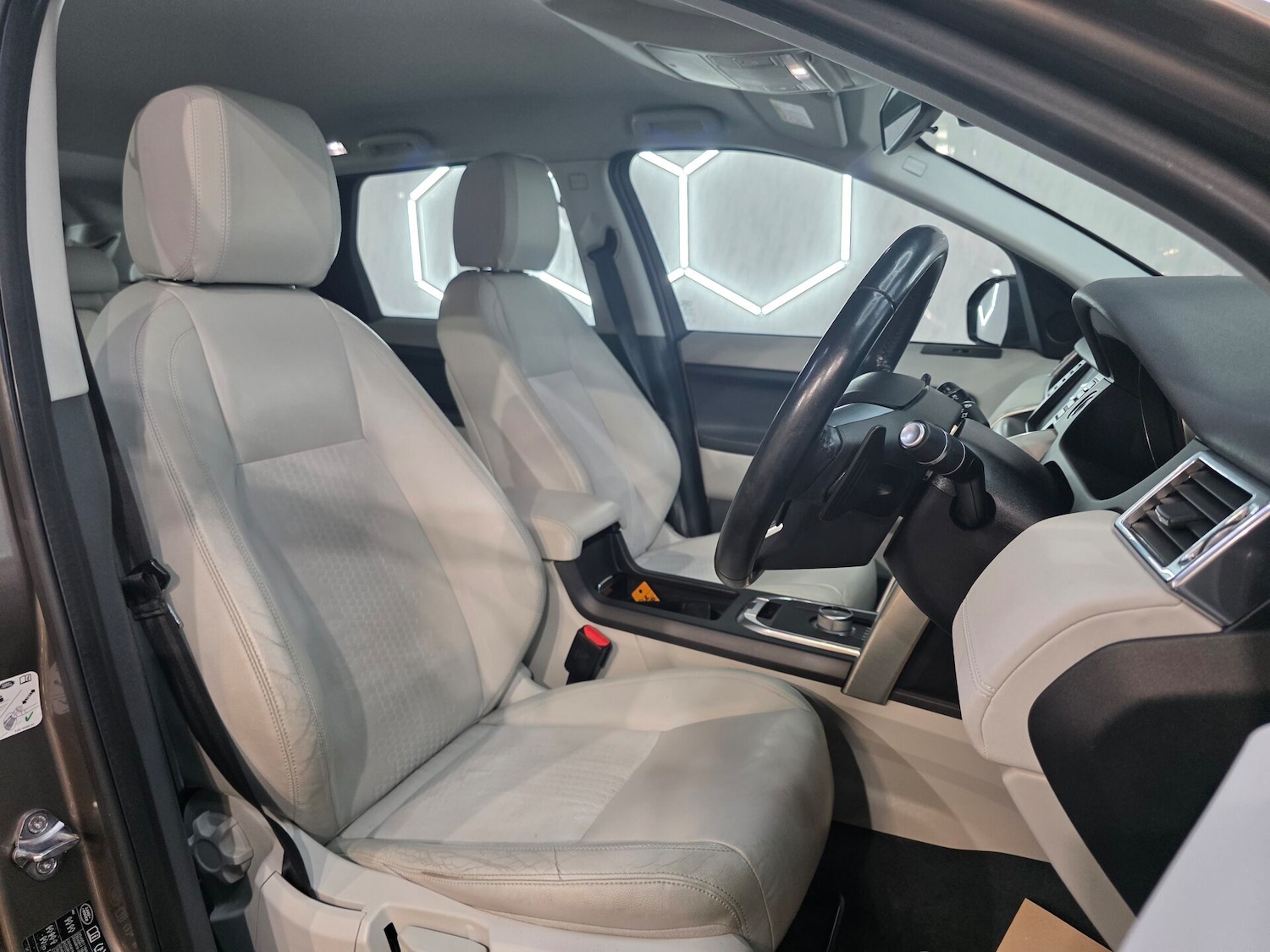 Used Land Rover Discovery Sport 2015 for sale - 76077900: Photo 9