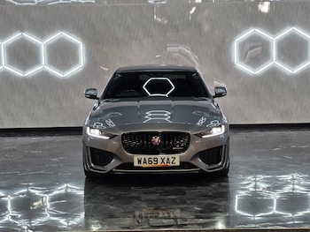 Used Jaguar XE 2019 for sale - 77919217: Photo