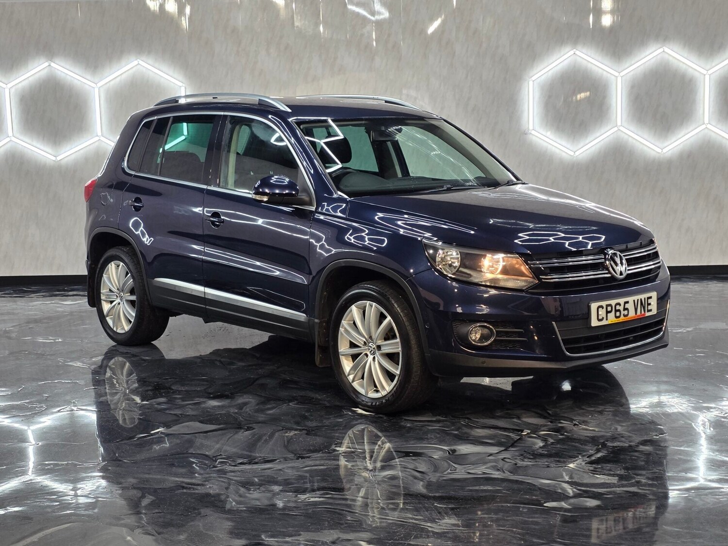Used Volkswagen Tiguan 2015 for sale - 76720175: Photo 1