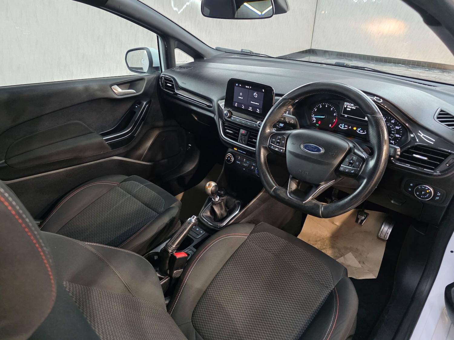 Used Ford Fiesta 2017 for sale - 76520119: Photo 11