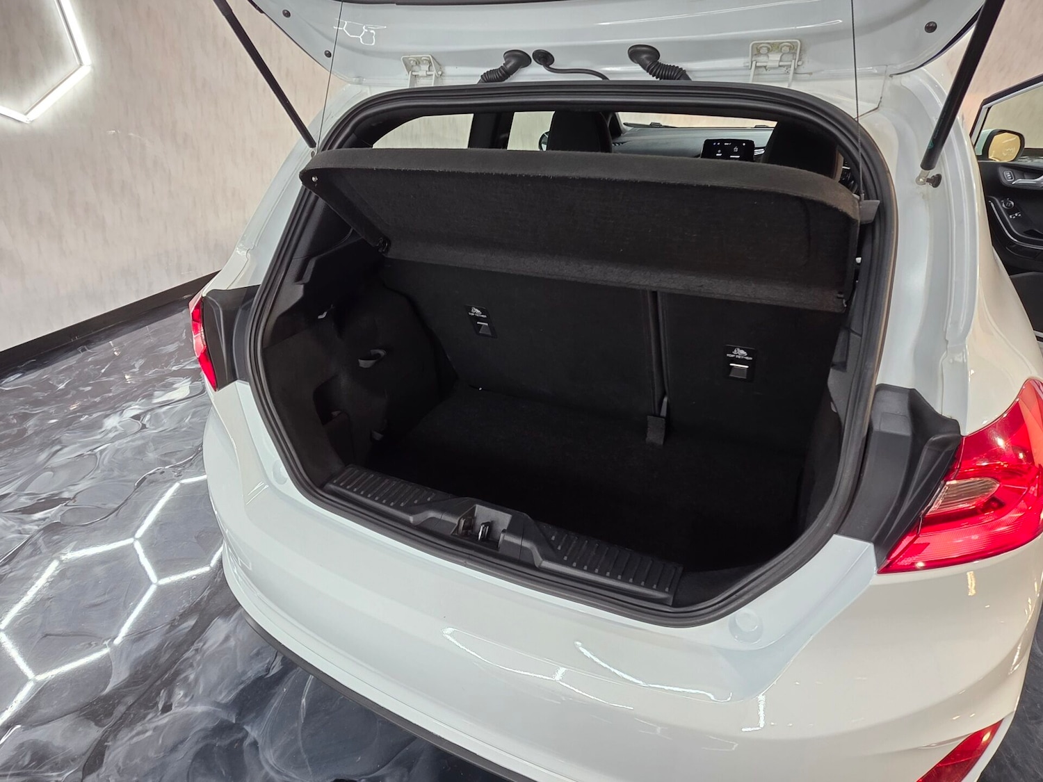 Used Ford Fiesta 2017 for sale - 76520119: Photo 18