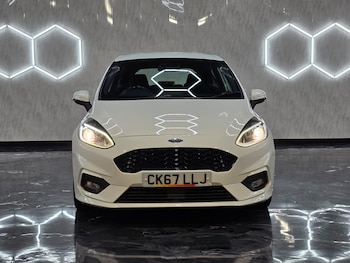 Used Ford Fiesta 2017 for sale - 76520119: Photo