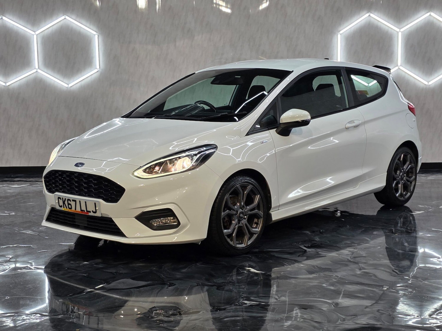 Used Ford Fiesta 2017 for sale - 76520119: Photo 3