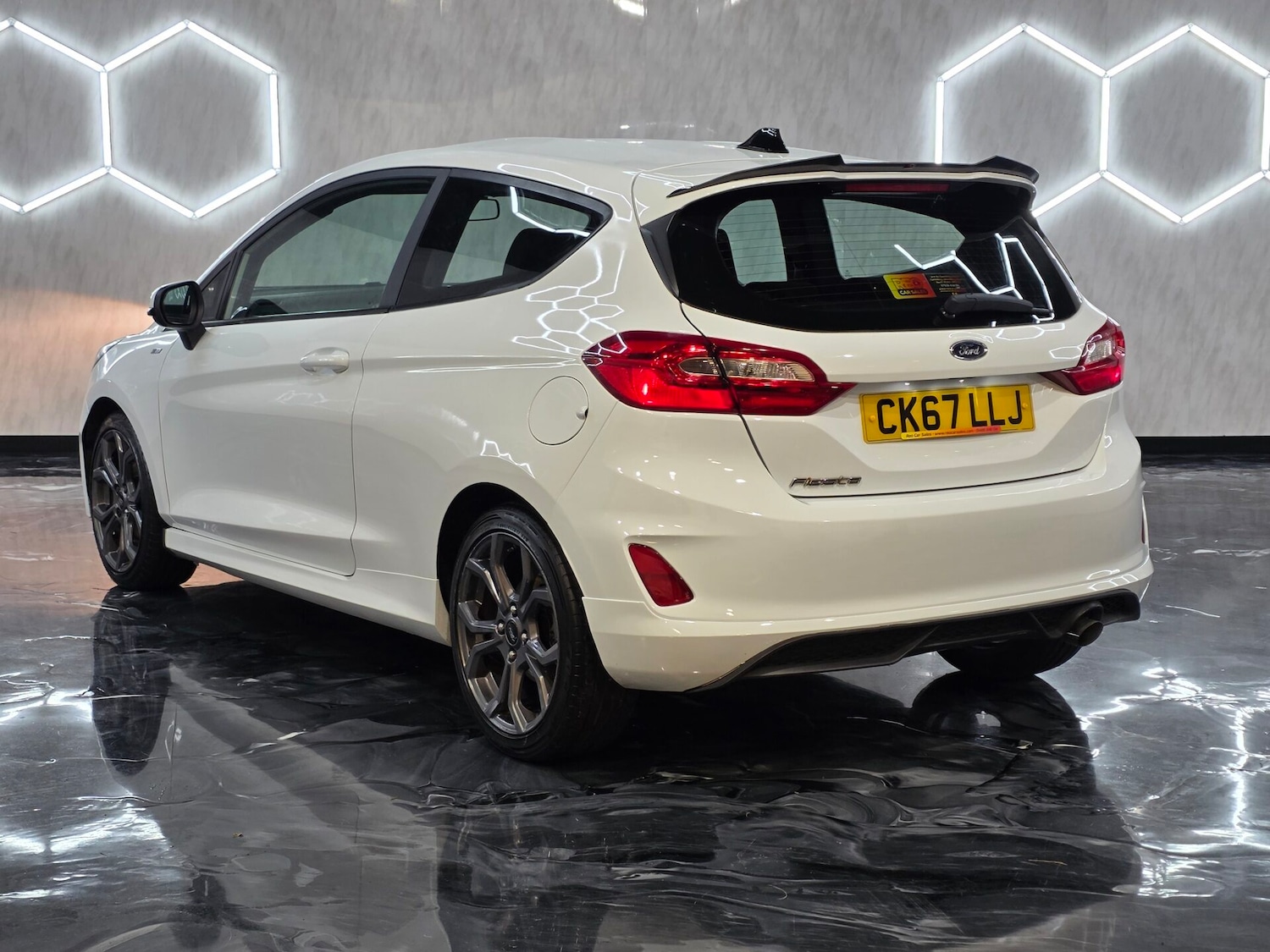 Used Ford Fiesta 2017 for sale - 76520119: Photo 4