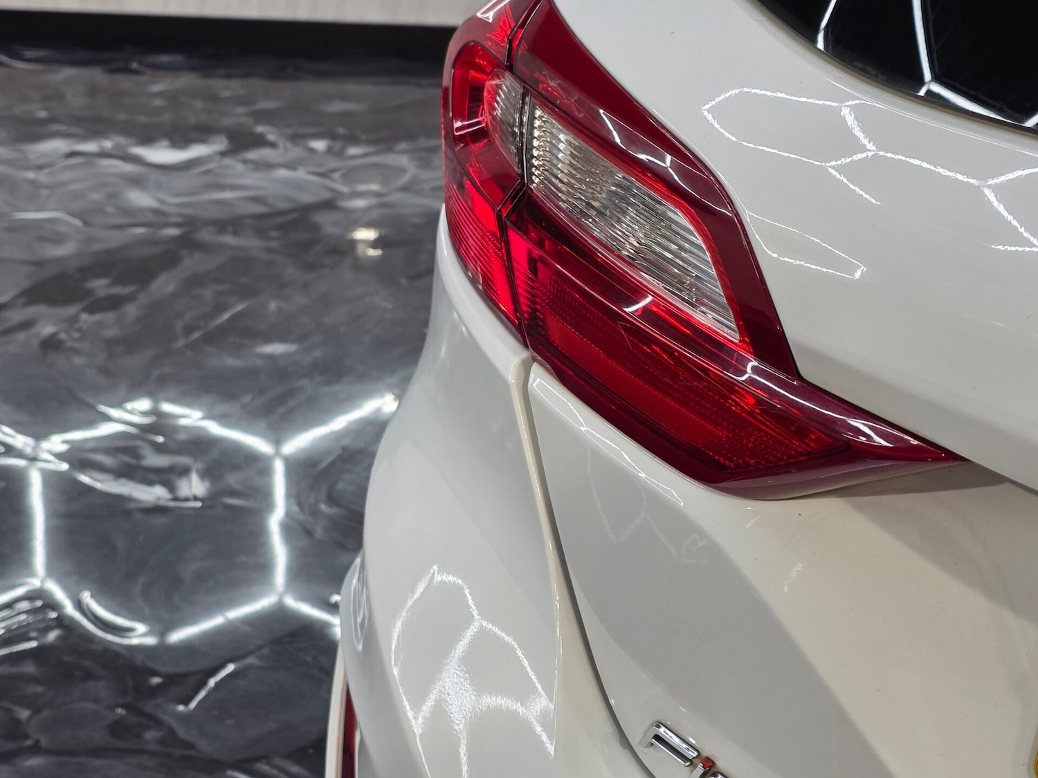 Used Ford Fiesta 2017 for sale - 76520119: Photo 9