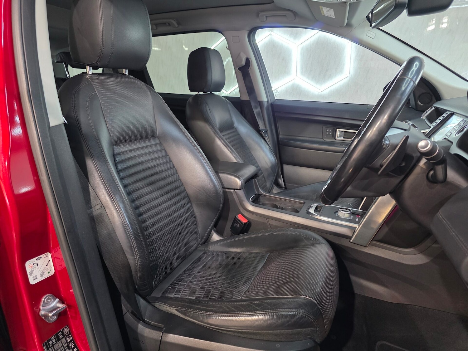 Used Land Rover Discovery Sport 2016 for sale - 76383247: Photo 10