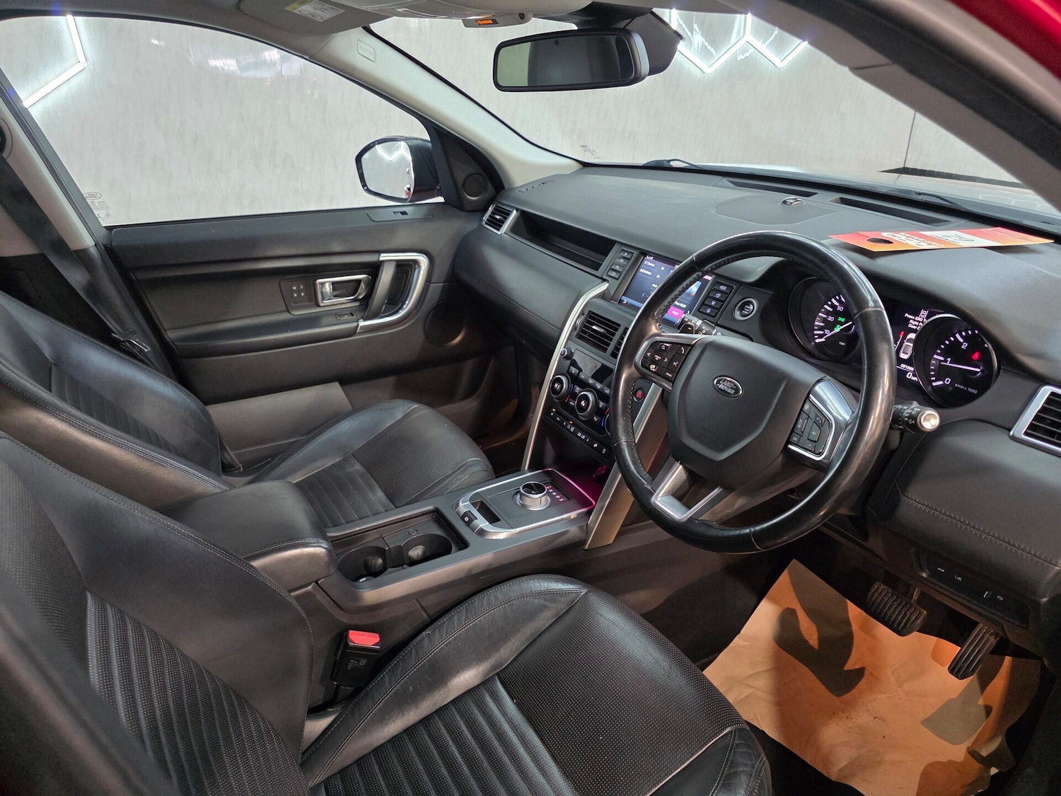 Used Land Rover Discovery Sport 2016 for sale - 76383247: Photo 11