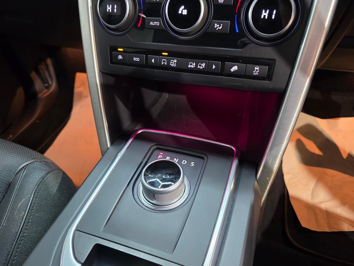 Used Land Rover Discovery Sport 2016 for sale - 76383247: Photo 17