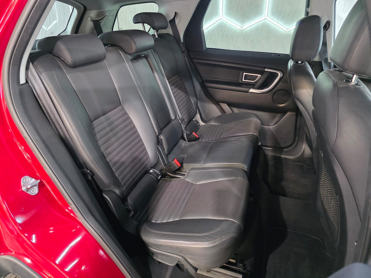 Used Land Rover Discovery Sport 2016 for sale - 76383247: Photo 22