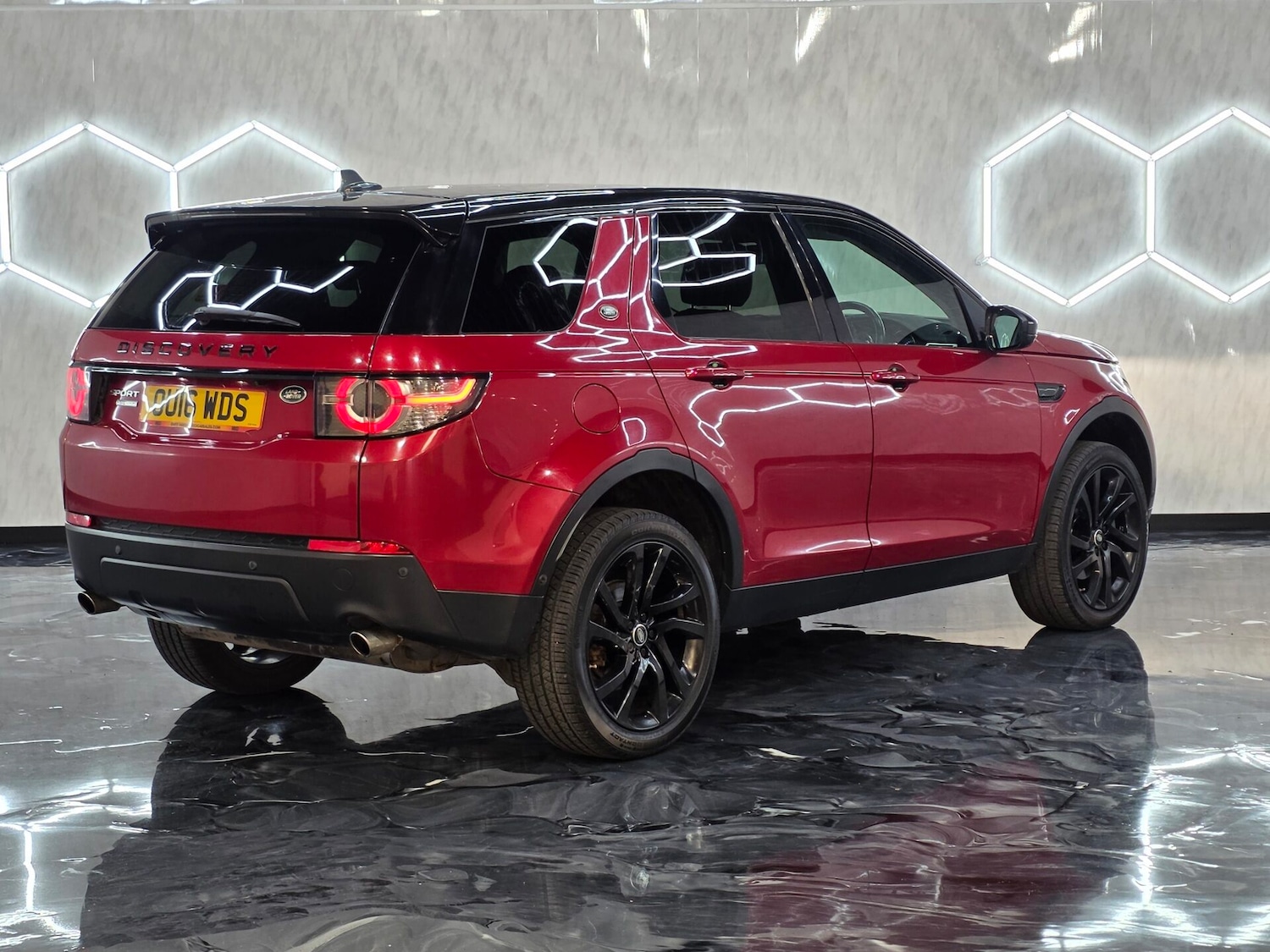 Used Land Rover Discovery Sport 2016 for sale - 76383247: Photo 6