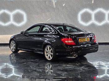 Used Mercedes-Benz C Class 2013 for sale - 77137092: Photo