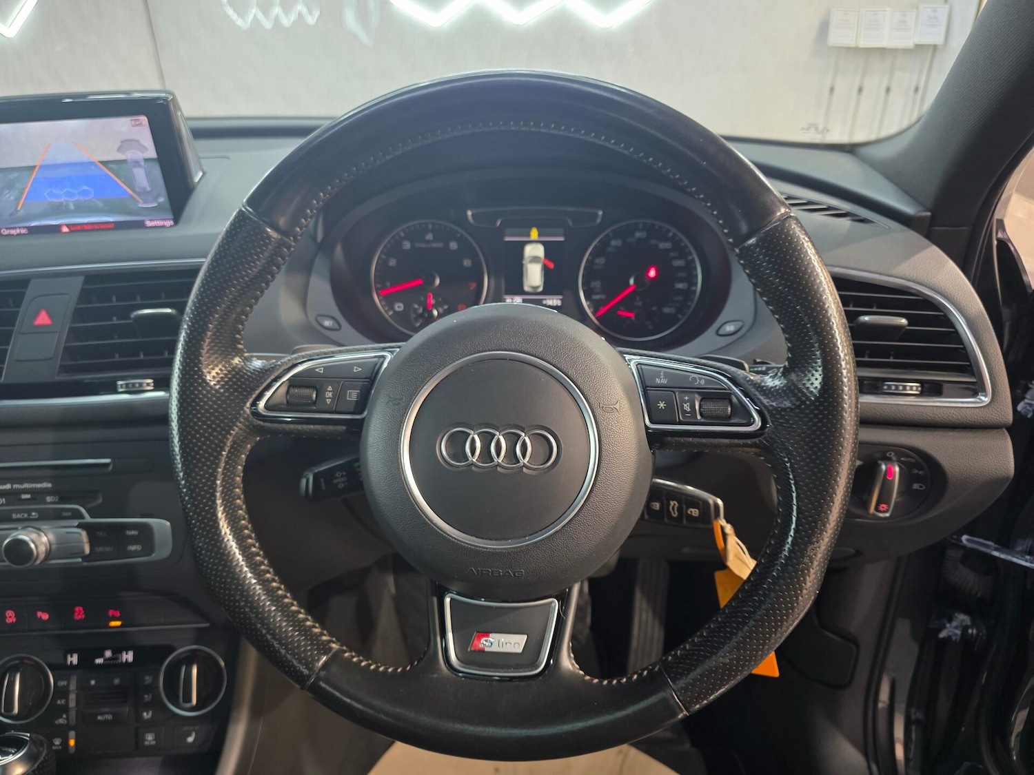 Used Audi Q3 2015 for sale - 76077899: Photo 12