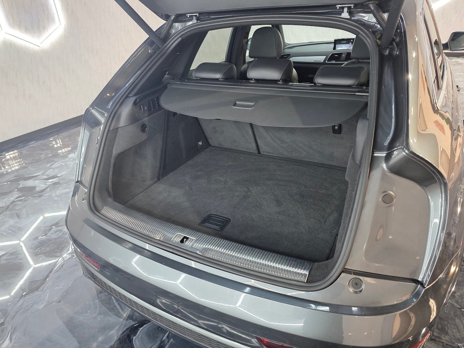Used Audi Q3 2015 for sale - 76077899: Photo 21