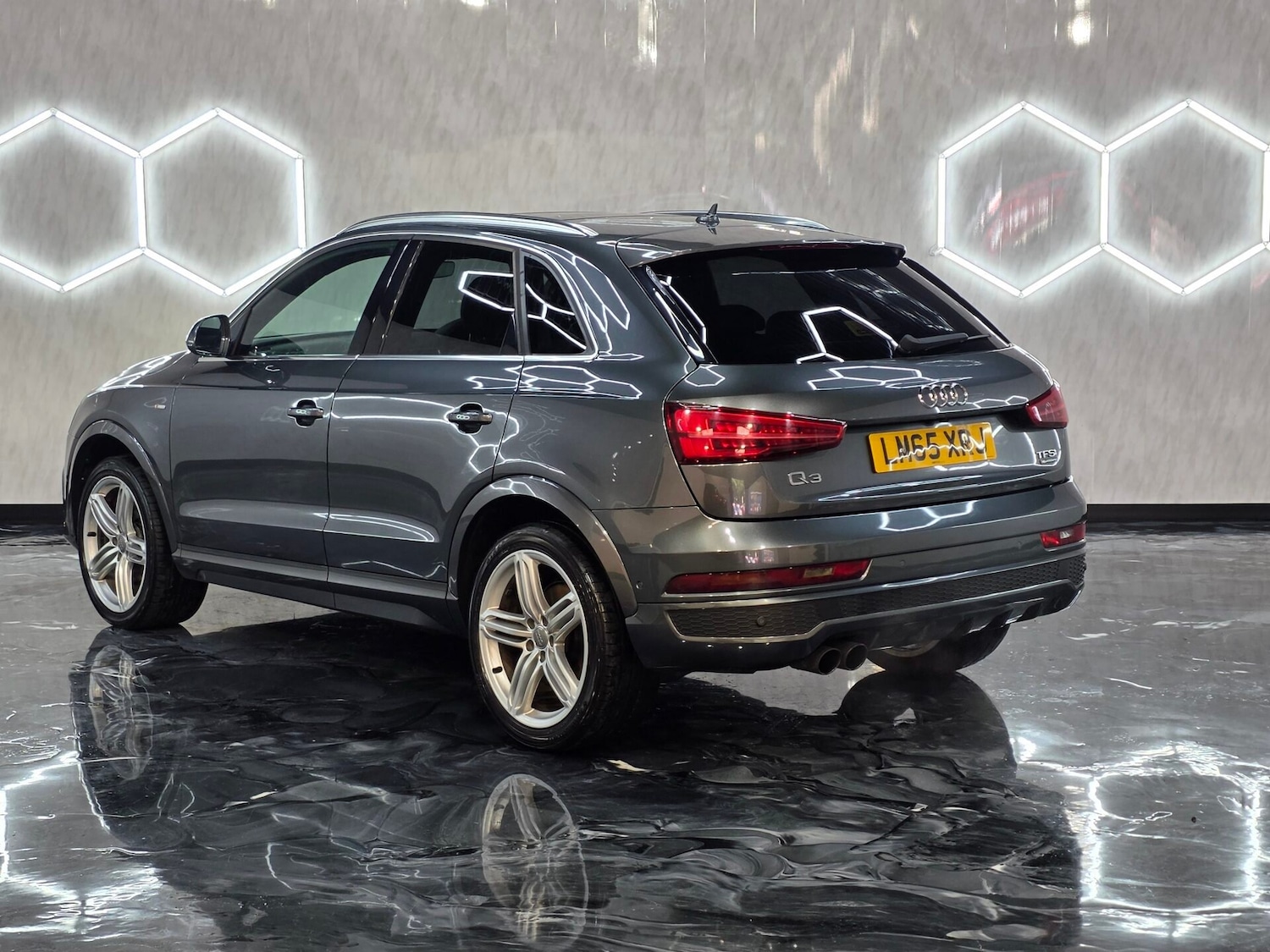 Used Audi Q3 2015 for sale - 76077899: Photo 4