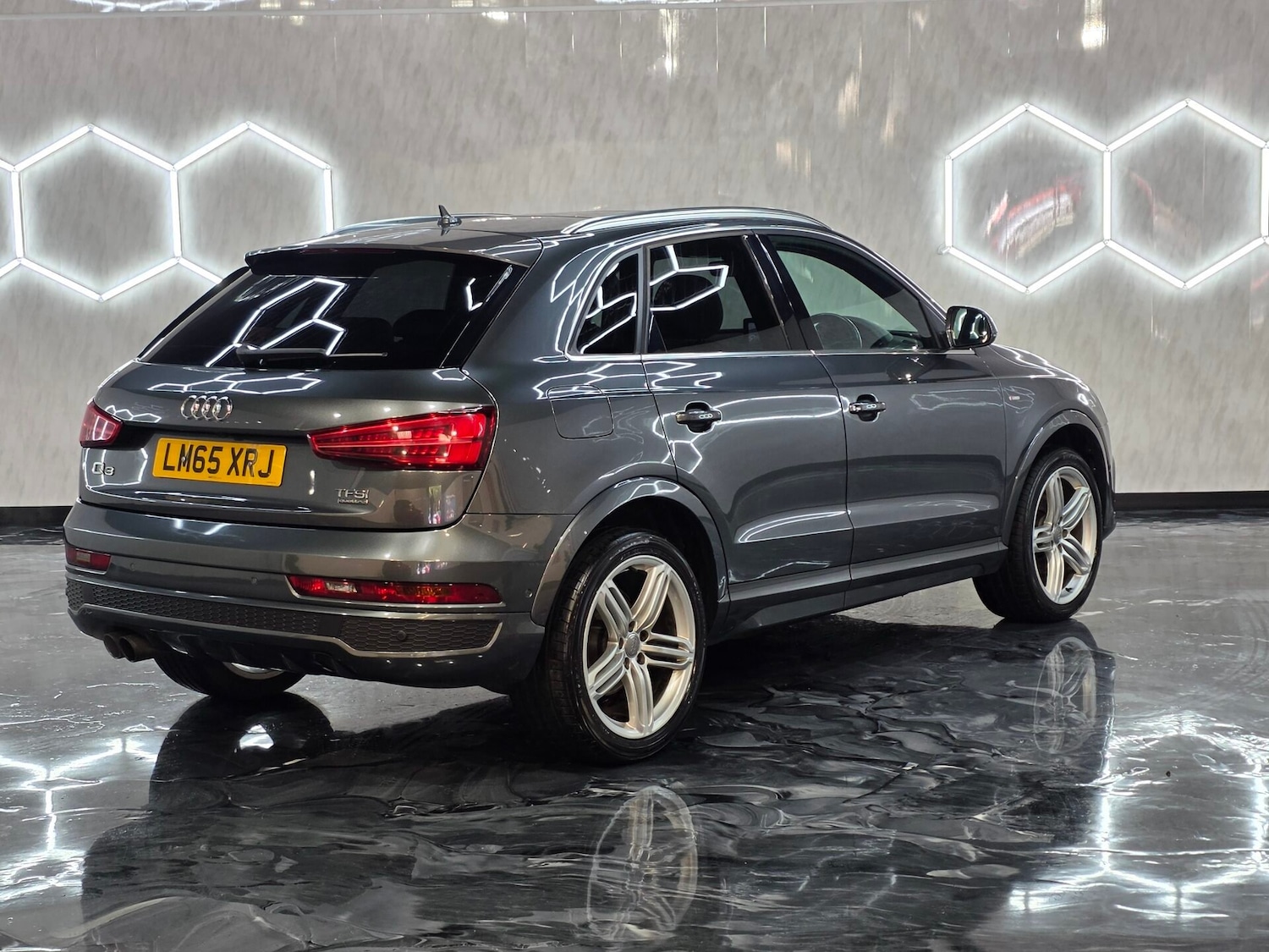 Used Audi Q3 2015 for sale - 76077899: Photo 6