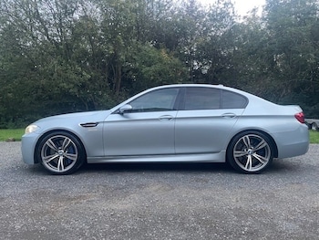 2011 (61) - M5 4dr DCT