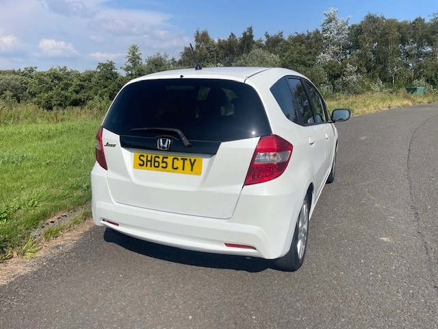 Used Honda Jazz 2015 for sale - 76470764: Photo 6