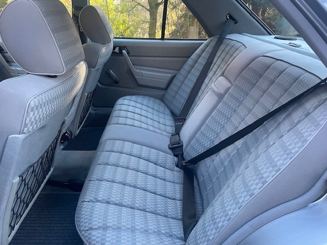 Used Mercedes-Benz 190 1990 for sale - 76697003: Photo 17