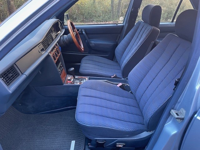 Used Mercedes-Benz 190 1992 for sale - 76626680: Photo 16