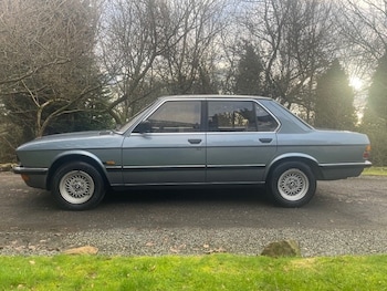 1987 (D) - 525E 4dr Auto