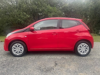 2019 (19) - 1.0 VVT-i X-Play 5dr