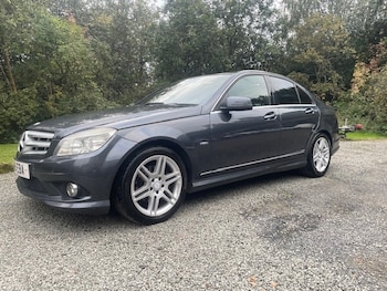 Used Mercedes-Benz C-Class 2010 for sale - 76114873: Photo 2