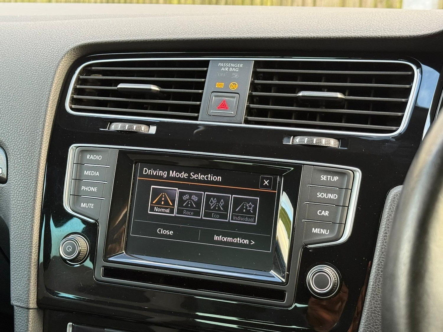 Used Volkswagen Golf 2015 for sale - 77016845: Photo 37