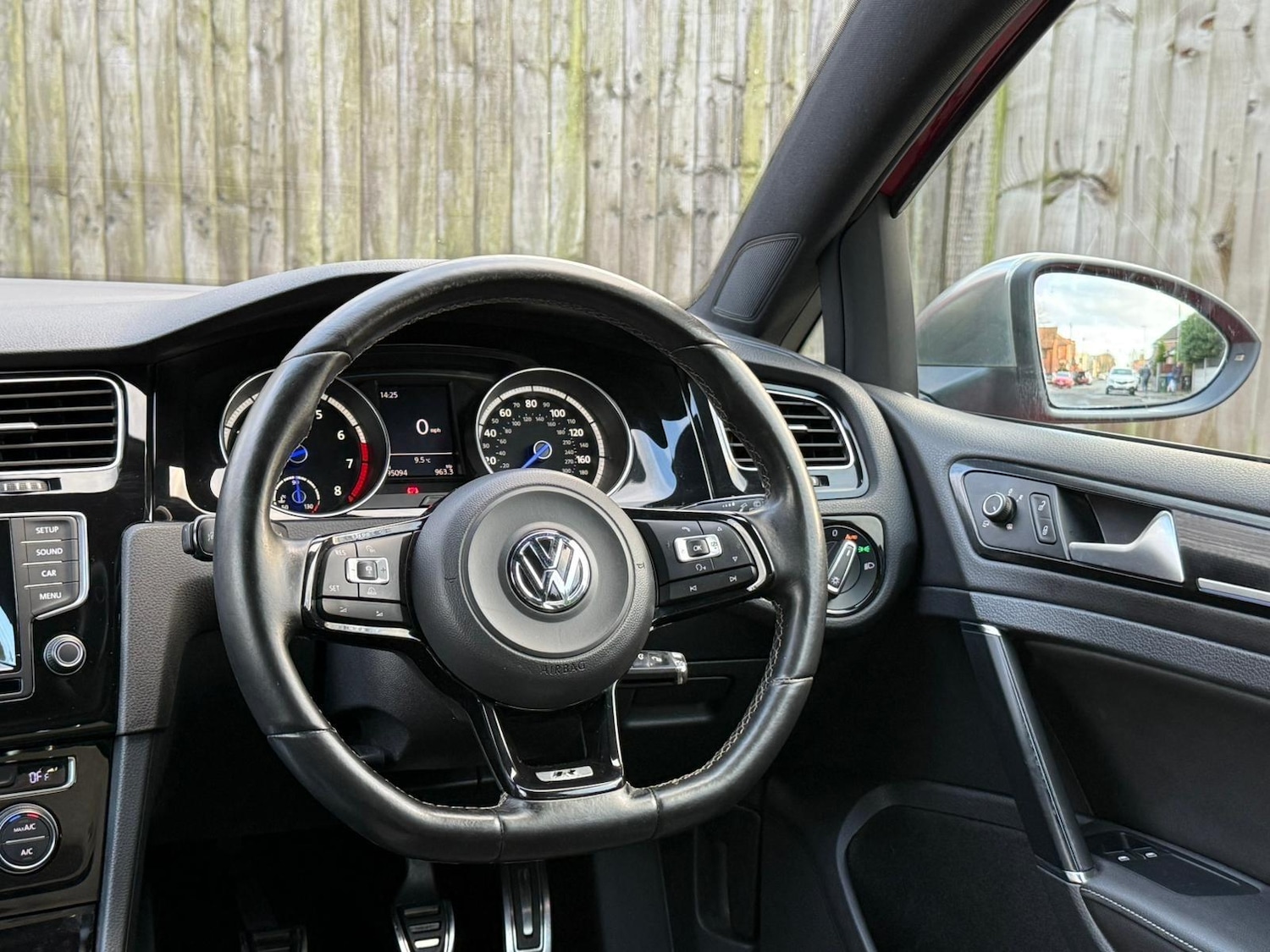 Used Volkswagen Golf 2015 for sale - 77016845: Photo 43