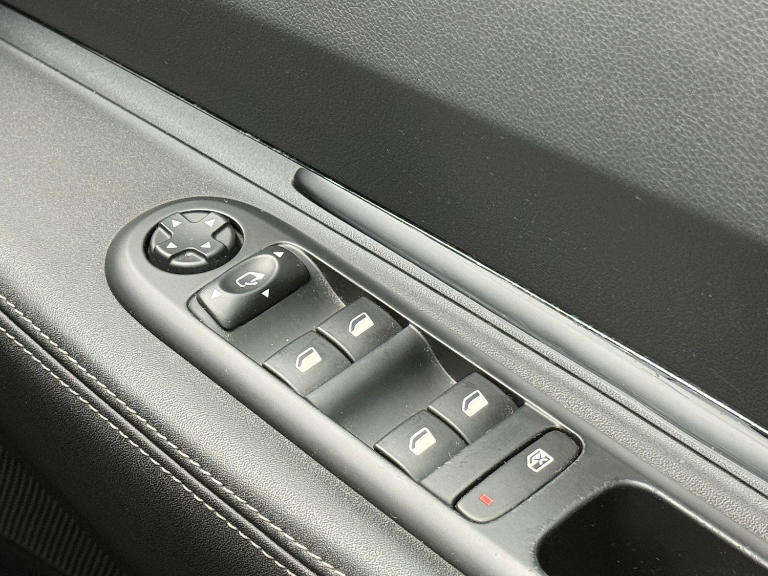 Used Peugeot 3008 2016 for sale - 76727222: Photo 41