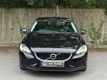 Used Volvo V40 2018 for sale - 79325361: Photo