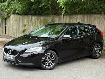 Used Volvo V40 2018 for sale - 79325361: Photo