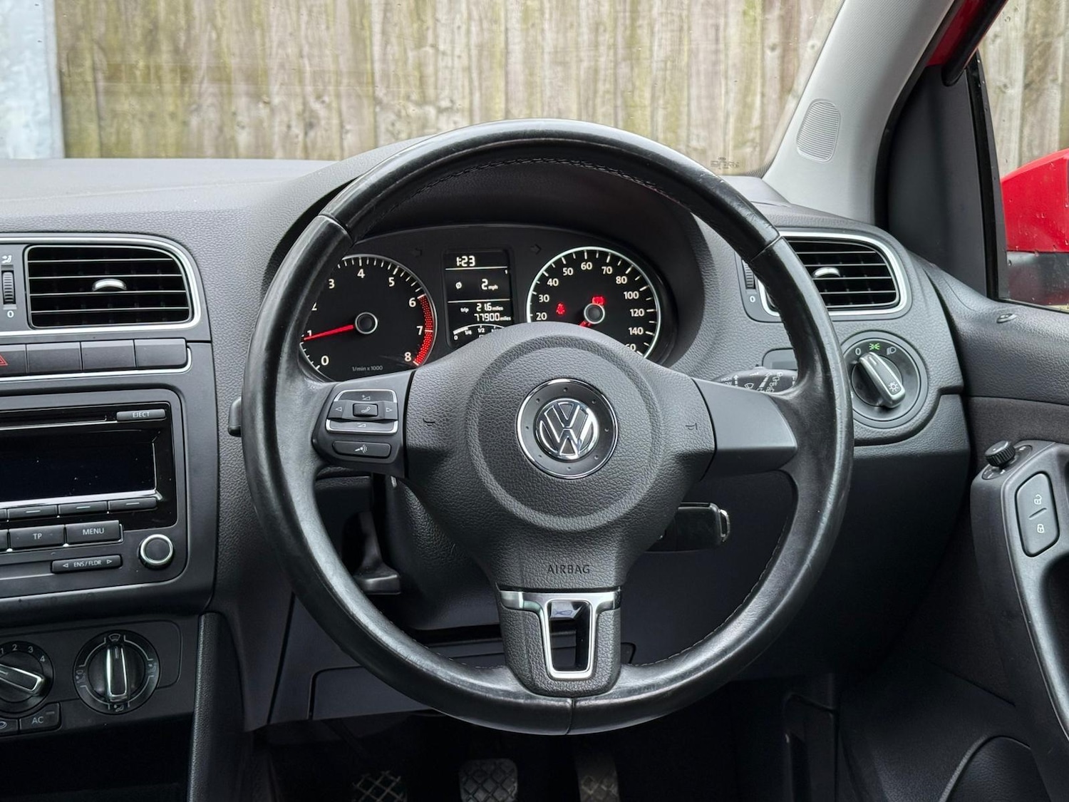 Used Volkswagen Polo 2013 for sale - 76660577: Photo 17