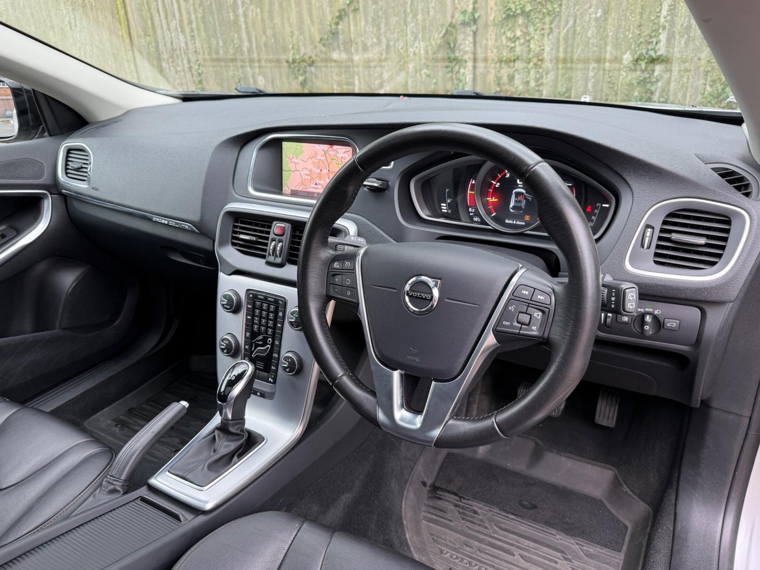 Used Volvo V40 2018 for sale - 78100198: Photo 10