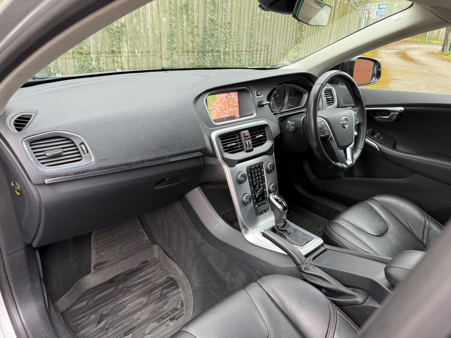 Used Volvo V40 2018 for sale - 78100198: Photo 11