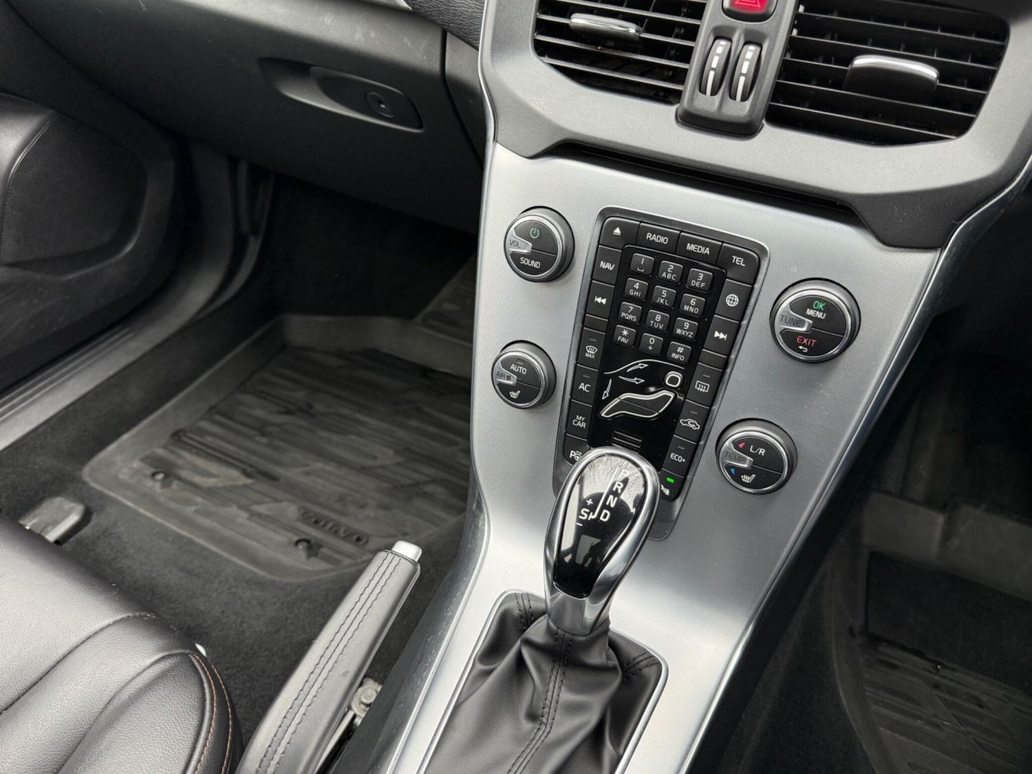 Used Volvo V40 2018 for sale - 78100198: Photo 12