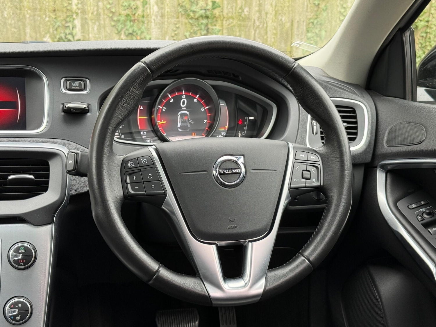 Used Volvo V40 2018 for sale - 78100198: Photo 35